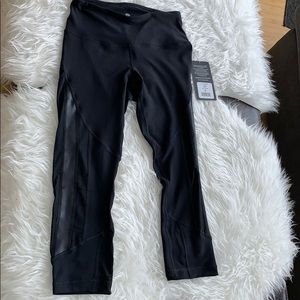 90Degree Black Capri Leggings (S)